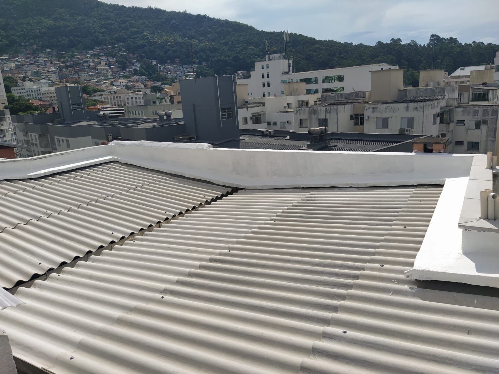 Recuperação e manutenção de telhado em Florianópolis — Delta Engenharia